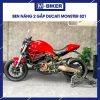 Ben nâng xe Ducati Monster 821 hai gắp